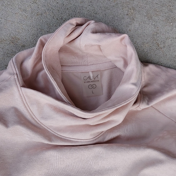 Like New CALIA by Carrie Underwood Long Sleeve Top Criss Cross Mock Neck - Picture 6 of 10